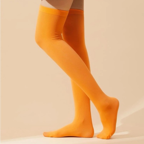 1 Blk/1 Wht Thigh High Stockings/Over the Knee Socks - Picture 11 of 12